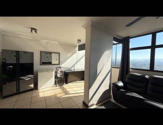 2 BEDROOM PROPERTY TO RENT IN PARADISE VALLEY